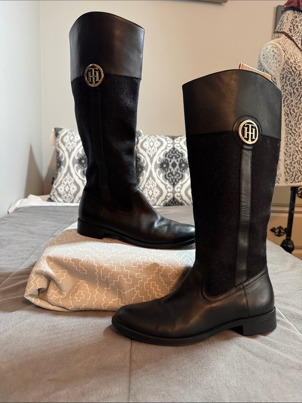 Tommy Hilfiger Black Leather & wool  Tall Riding Boots with Gold Logo Sz 8M